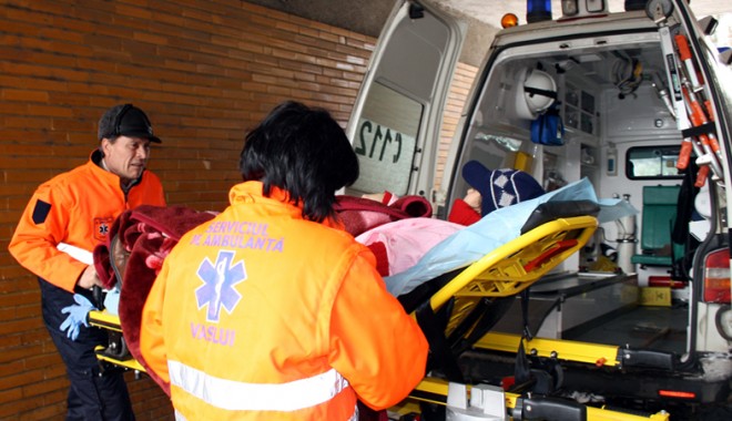 Pietoni duși la spital după ce au fost loviți de mașini - pietonidusilaspital-1397755173.jpg