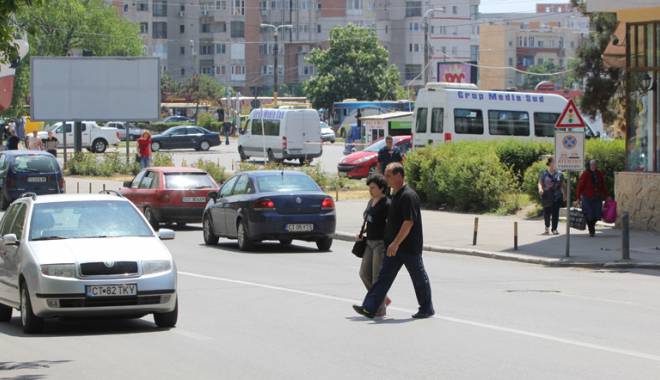 Aproape 100 de pietoni, amendați - pietoniisipunpericol-1436898585.jpg
