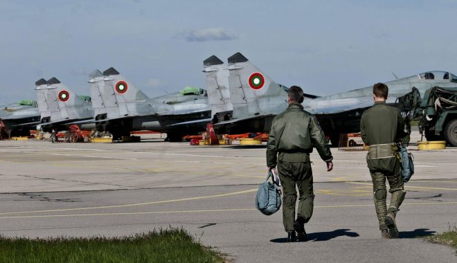 Mișcare surprinzătoare la baza Kogălniceanu. Cine vine să întărească flancul estic al NATO - piloti-1524579814.jpg