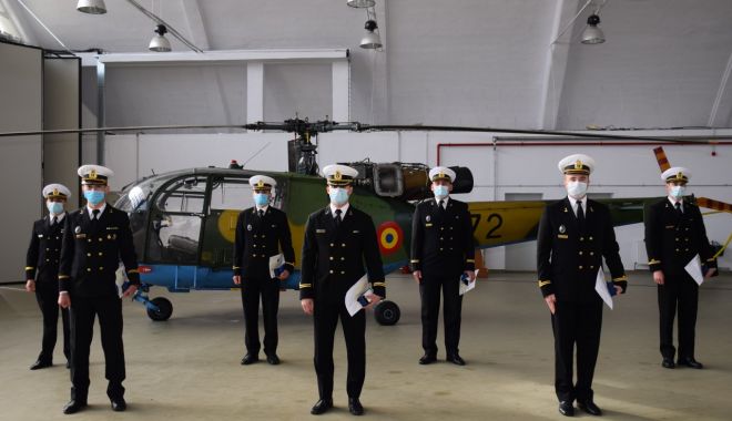 Cei mai recenți piloți navali se perfecționează la Grupul de Elicoptere de la Tuzla - pilotinavali1-1614799834.jpg