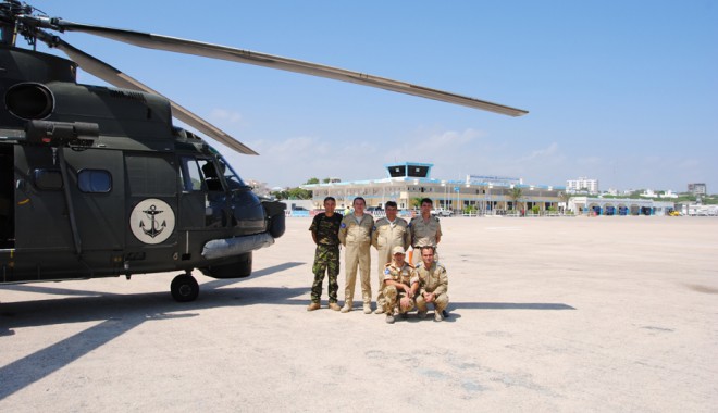 Cum se antrenează și cât de grele sunt misiunile cu elicopterul - Secretele piloților militari / Galerie FOTO - pilotmilitar1-1391450415.jpg