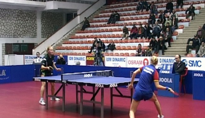 CS Farul, locul 2 în Superliga feminină la tenis de masă - pingpong-1386011503.jpg