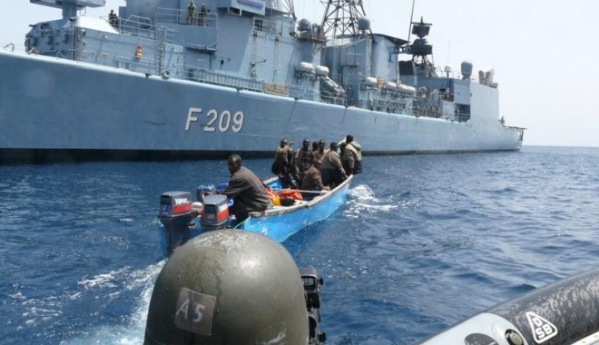 12 miliarde de dolari -  prețul plătit de shipping-ul internațional în contul pirateriei - piraterie-1309881528.jpg