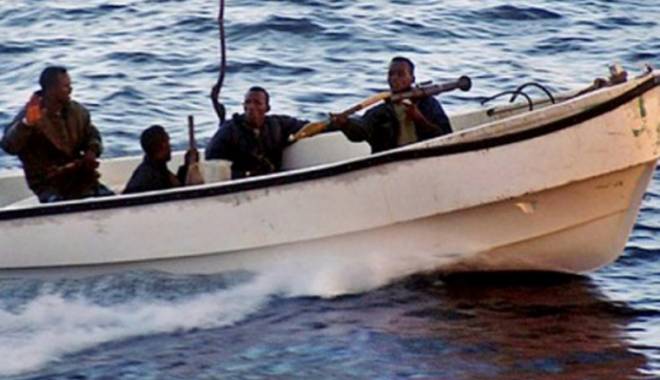 Pirații au încercat să abordeze un petrolier,  în Marea Chinei de Sud - piratii-1430057172.jpg
