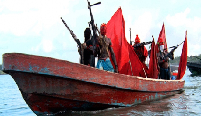 Pirații din Golful Guineea au răpit 35 de marinari în 2016 - piratii-1480695364.jpg
