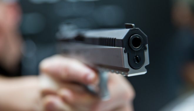 Un polițist a tras accidental cu pistolul, chiar în sediul Poliției - pist-1533050573.jpg