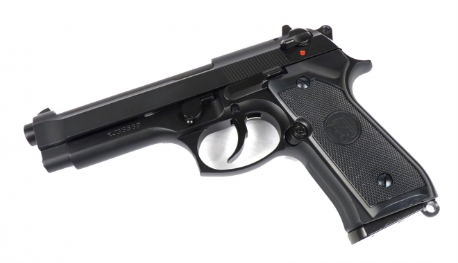 Captură impresionantă. Colete care conțineau pistoale cu gaz, găsite de polițiști - pistol-1489313193.jpg