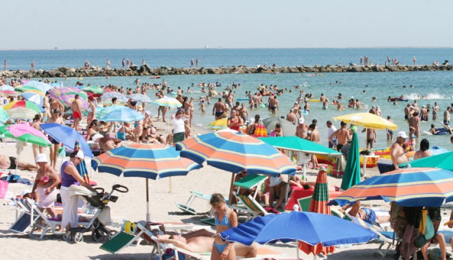 Week-end cu peste 200.000 de turiști - plaja-1312119660.jpg