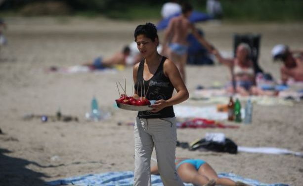 Încasări record weekendul trecut pe litoral. Vezi care sunt cele mai profitabile afaceri - plaja-1313564975.jpg