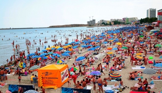 Aveți grijă! S-au înmulțit furturile pe plajă - plaja-1341436307.jpg
