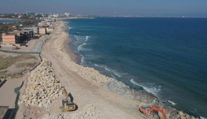 Plajele din sudul litoralului vor fi lărgite. Turiștii, nemulțumiți că vor merge mai mult de la șezlong la apă