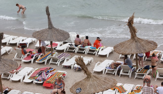 Se anunță o creștere cu 20% a numărului de turiști care ajung vara aceasta pe litoral - plaja2-1366885801.jpg