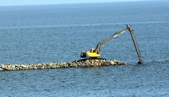 Plaje ca-n Malibu, în Mamaia și Eforie. A început construcția digurilor submerse - plajacalamalibu-1420479046.jpg