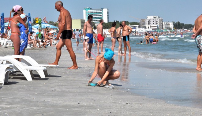 Mamaia plină la final de sezon - plajacazino26-1313937128.jpg