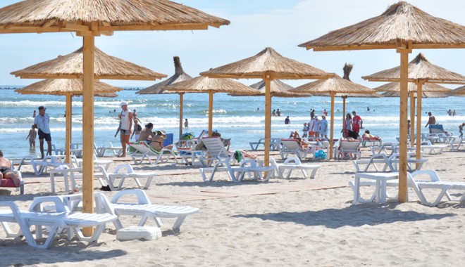 Plajele se dau ca pâinea caldă, Mamaia ia caimacul - plajagoala21-1331760497.jpg