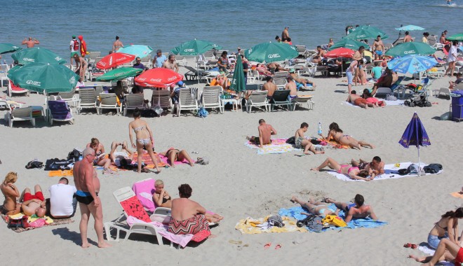 Statisticienii contrazic numărătoarea asociațiilor din turism - plajamamaia-1379490921.jpg