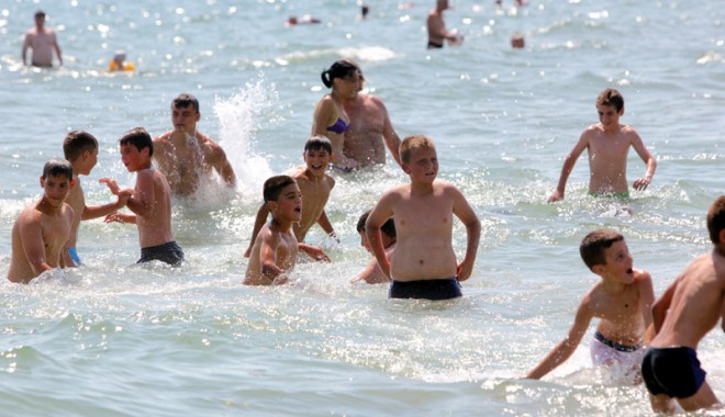 Vacanța de vară a elevilor trebuie lungită, spre binele… turismului - plajamamaia3-1368556097.jpg