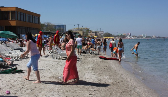 Număr record de turiști pe LITORAL, weekendul acesta - plajamamaia513674168531374233624-1375528648.jpg