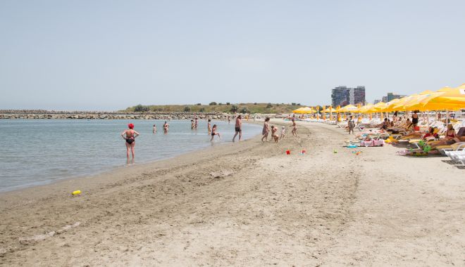 De la 1 iunie, pe plajele concesionate se merge cu rezervare. Ce condiții vor respecta salvamarii - plajamamaiasudapamica-1590821251.jpg