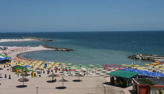 Vreme însorită, astăzi, la Constanța. La noapte sunt așteptate ploi slabe - plajaturistivenusneptungf167-1530699396.jpg