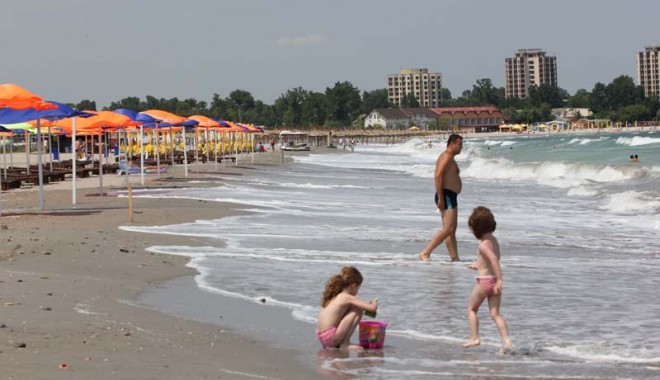 Vreme frumoasă și temperaturi plăcute, astăzi, pe litoral - plajavenus12-1346342972.jpg