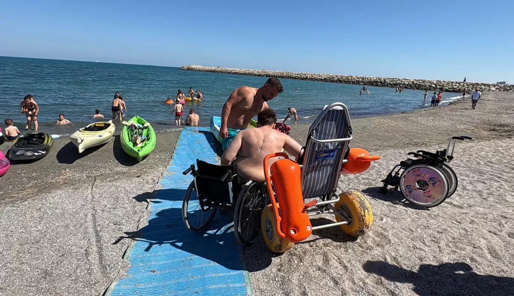 Foto - Marea, mai aproape de toți! 18 plaje accesibilizate pe litoralul românesc