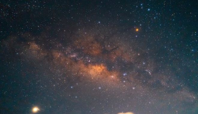 Spectacol rar pe cer. Cinci mari planete din sistemul nostru solar pot fi observate strălucind puternic