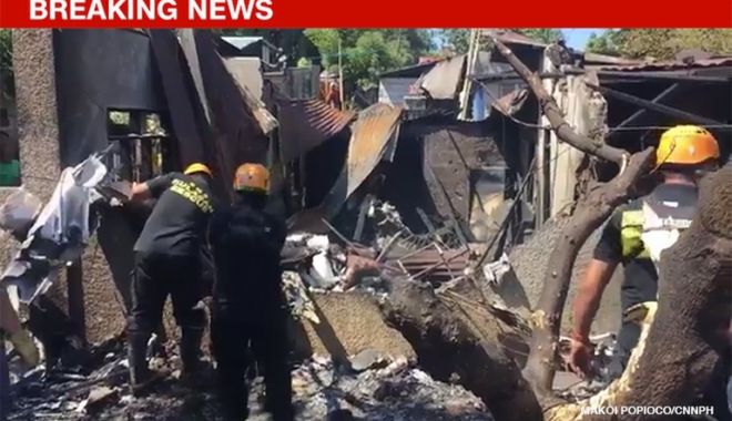 TRAGEDIE AVIATICĂ! 10 morți, după ce un avion s-a prăbușit peste o casă - plaridelbulacanplanecrashbreakin-1521282919.jpg