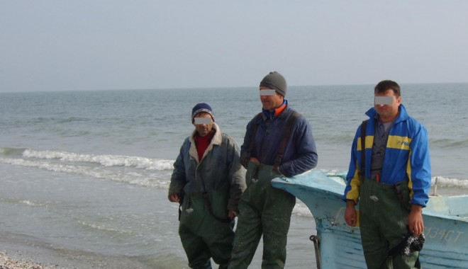 Peste 1,3 kilometri de plase interzise, confiscate de polițiștii de frontieră - plaseinterziseconfiscate-1352129918.jpg