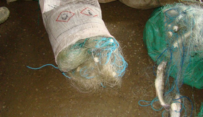 Plase monofilament în lungime de aproape patru kilometri, confiscate în Marea Neagră - plasemonofil-1399883213.jpg