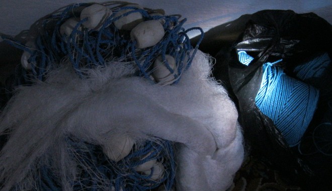Peste un kilometru de plasă monofilament, confiscat - plasemonofilament-1384679356.jpg