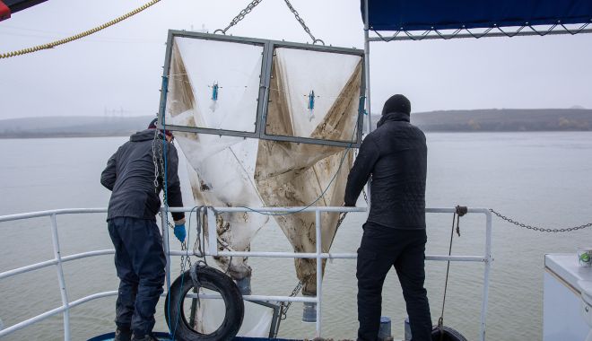 Îngrijorător: 100 de tone de plastic, aduse anual în apele Dunării din România - plastic-1695905695.jpg
