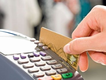 Constanța, în topul orașelor cu cele mai multe plăți ale taxelor locale cu cardul - platacardor-1362142592.jpg
