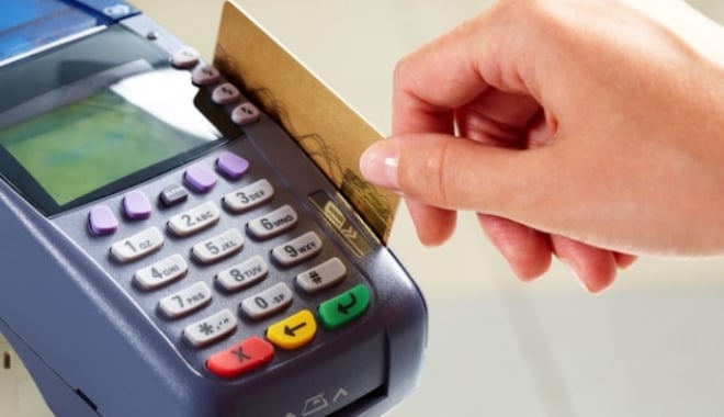 Cerere controversată a ANAF. Vrea să afle toate datele celor care fac cumpărături cu cardul - platacucardulansata-1469687326.jpg