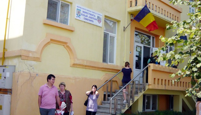 În atenția cadrelor didactice! - platacuora-1377774257.jpg