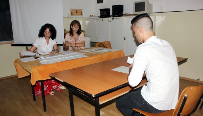 Cu cât este plătit  un profesor pentru a corecta 