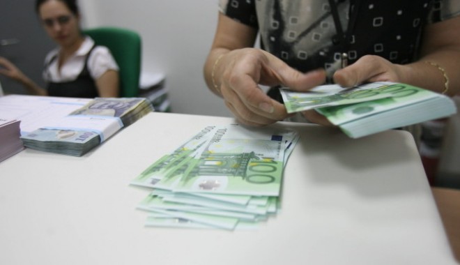Ce ajutor pot primi cei care nu-și mai pot plăti ratele - platarata-1407248762.jpg