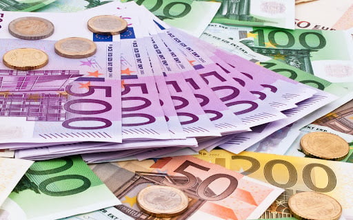 Plățile în numerar vor fi plafonate la 10.000 de euro - platileinnumerarvorfiplafonatela-1626875384.jpg