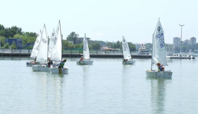 Pledoarie pentru yachting! Velierii, spectacol pe Siutghiol și Herăstrău - pledoarie-1443202495.jpg