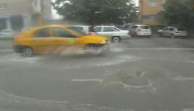 Vezi aici cum arată Constanța după potop / Video - ploaie-1337447171.jpg