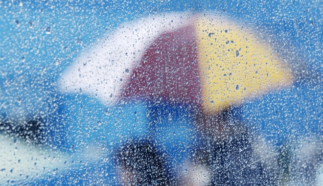 ANM / Informare meteo de ninsori, ploi și vânt puternic în toată țara - ploaie-1362217268.jpg