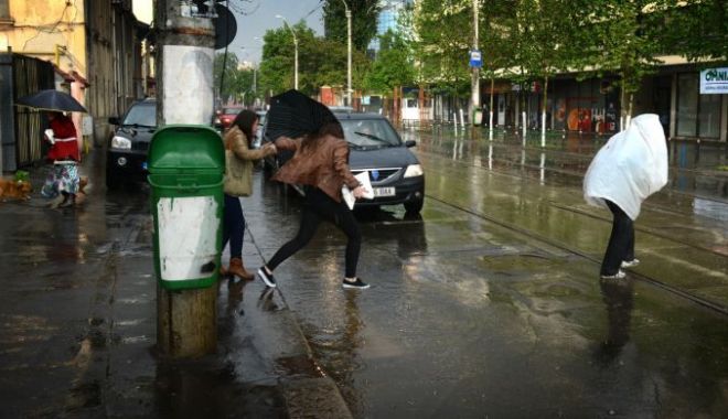 Vremea rea a făcut ravagii, în această seară - ploaie-1558728283.jpg