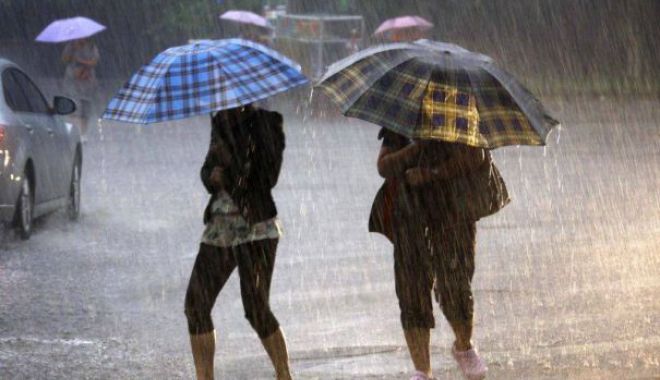 COD PORTOCALIU de ploi torențiale și vijelii, la Constanța. O nouă avertizare de la meteorologi, pentru duminică după-amiază - ploaie-1560072681.jpg