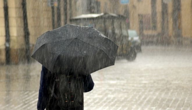 COD GALBEN de ploi torențiale, la Constanța. Unde puteți suna, dacă aveți probleme - ploaie2-1595247237.jpg