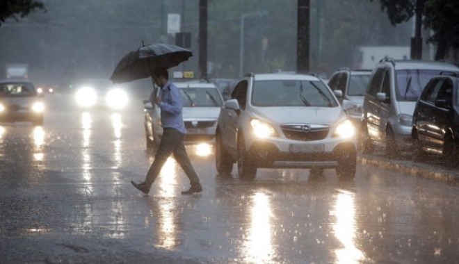 METEOROLOGII AVERTIZEAZĂ: UN NOU VAL DE CANICULĂ PESTE ROMÂNIA, URMAT DE PLOI ȘI VIJELII ÎN TOATĂ ȚARA! - ploaie2600x400-1499663671.jpg
