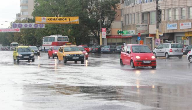 Se strică vremea la Constanța. PLOI TORENȚIALE, din această noapte - ploaiebaltiinundatii251375283243-1422694139.jpg