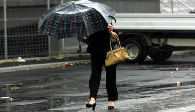 ATENȚIONARE METEO / Cum va fi vremea săptămâna aceasta,  la Constanța - ploaieumbrelavremeploioasa1-1349614673.jpg