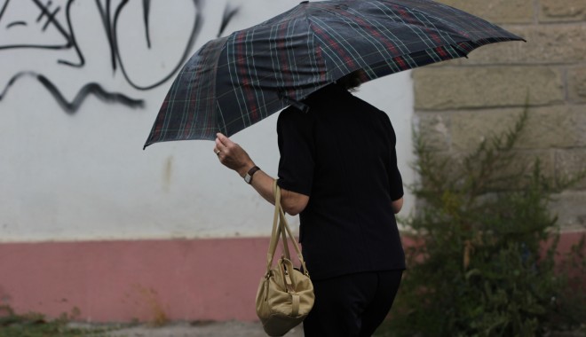 Cum va fi vremea astăzi, la Constanța - ploaieumbrelavremeploioasa3-1379661503.jpg