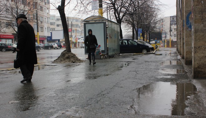 Cum va fi vremea mâine, la Constanța - ploaievremeumbrela5-1392215828.jpg