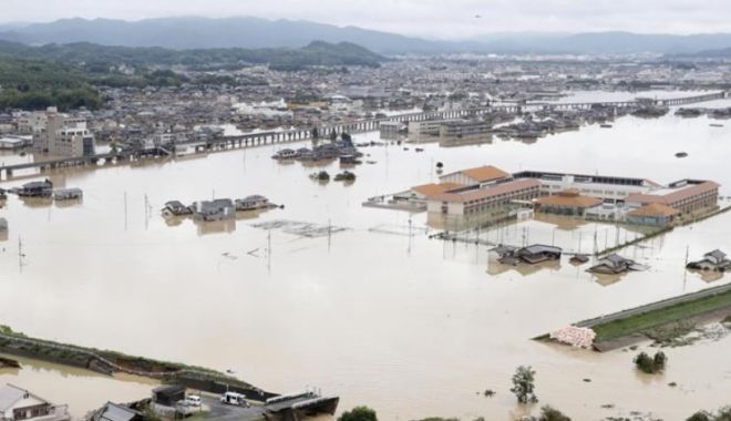 Ploile abundente din vestul Japoniei au condus la evacuarea a 370.000 de locuitori - ploi-japonia-1688895486.jpg